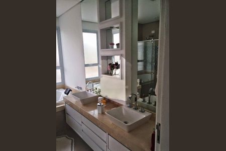 Casa à venda com 3 quartos, 345m² em Centro Comercial Jubran, Barueri