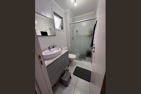 Banheiro de apartamento para alugar com 2 quartos, 56m² em Jardim Colorado, São Paulo