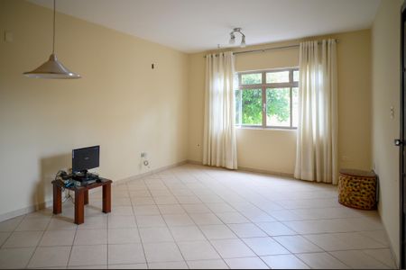 Sala de casa à venda com 3 quartos, 120m² em Vila Caraguata, São Paulo