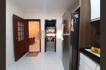Casa à venda com 3 quartos, 219m² em Vila Costa e Silva, Campinas