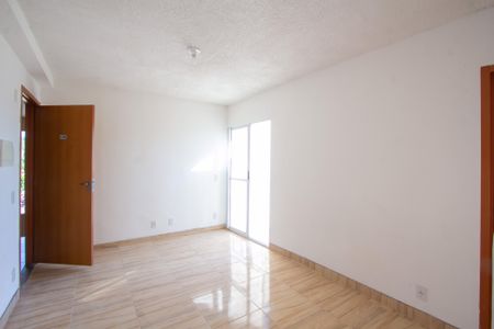 Sala de apartamento para alugar com 2 quartos, 42m² em Maria Paula, São Gonçalo