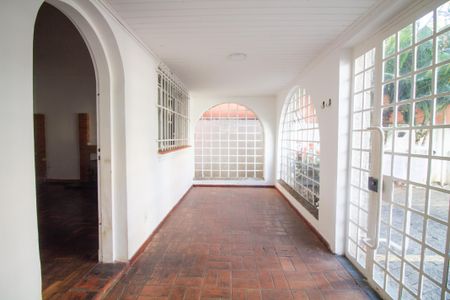 Hall de Entrada / Varanda de casa para alugar com 3 quartos, 400m² em Brooklin, São Paulo