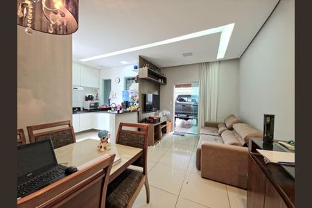 Sala de casa à venda com 3 quartos, 180m² em Aeronautas, Lagoa Santa