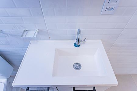 Banheiro Social de casa para alugar com 1 quarto, 22m² em Jardim Peri, São Paulo