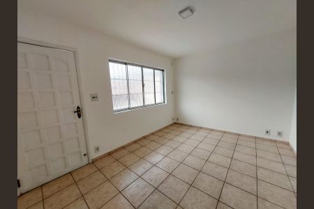 Casa à venda com 6 quartos, 256m² em Vila Dalva, São Paulo