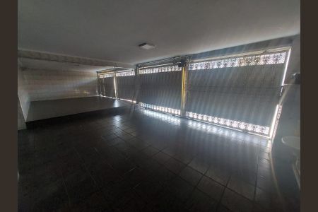 Casa à venda com 6 quartos, 256m² em Vila Dalva, São Paulo