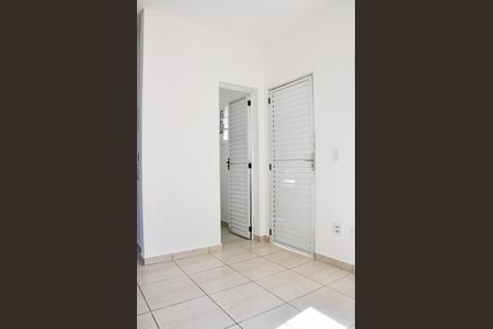 Detalhe - Sala de casa para alugar com 1 quarto, 65m² em Vila Mangalot, São Paulo