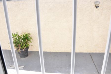 Detalhe - Vista da Sala de casa para alugar com 1 quarto, 65m² em Vila Mangalot, São Paulo