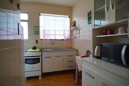 Cozinha de apartamento para alugar com 1 quarto, 45m² em Passo D’areia, Porto Alegre