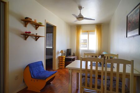 Sala de apartamento para alugar com 1 quarto, 45m² em Passo D’areia, Porto Alegre