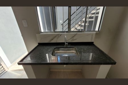 Casa de Condomínio para alugar com 1 quarto, 30m² em Vila Sao Roberto, Itaquaquecetuba