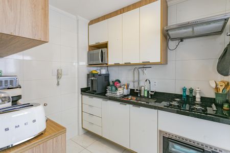 Cozinha de apartamento à venda com 2 quartos, 117m² em Vila Santo Estefano, São Paulo