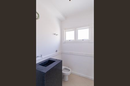 Lavabo de casa de condomínio para alugar com 4 quartos, 430m² em Terras do Madeira, Carapicuíba