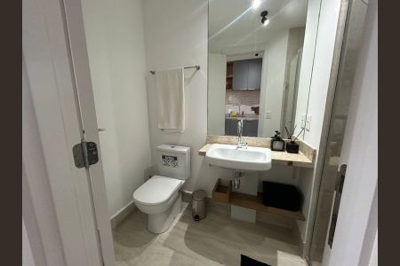 Banheiro de kitnet/studio para alugar com 1 quarto, 24m² em Brooklin, São Paulo