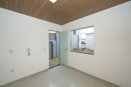 SALA de casa para alugar com 2 quartos, 75m² em Santo Andre, Belo Horizonte