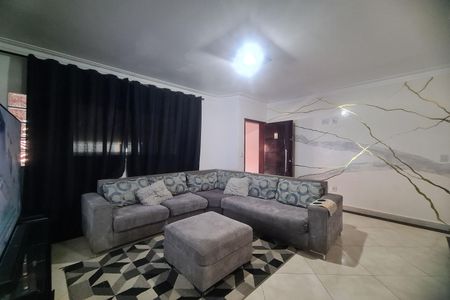 Sala de casa para alugar com 3 quartos, 110m² em Vila Industrial, São Paulo