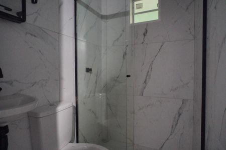 Banheiro de kitnet/studio para alugar com 1 quarto, 30m² em Passo das Pedras, Porto Alegre