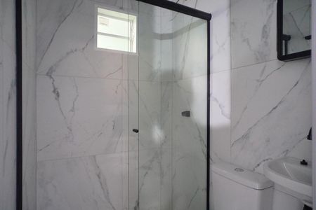 Banheiro de kitnet/studio para alugar com 1 quarto, 30m² em Passo das Pedras, Porto Alegre