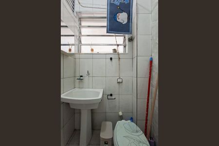 Banheiro de kitnet/studio para alugar com 1 quarto, 27m² em Cidade Ocian, Praia Grande