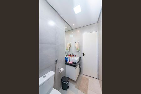 Banheiro de apartamento à venda com 3 quartos, 68m² em Madre Gertrudes, Belo Horizonte