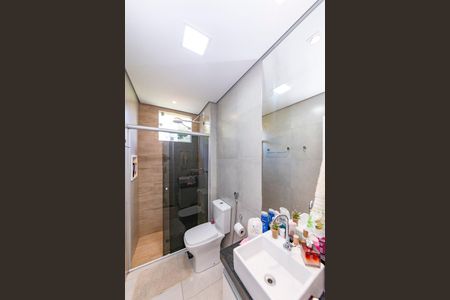 Banheiro de apartamento à venda com 3 quartos, 68m² em Madre Gertrudes, Belo Horizonte