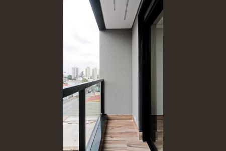 Varanda de casa à venda com 3 quartos, 144m² em Parque Maria Domitila, São Paulo