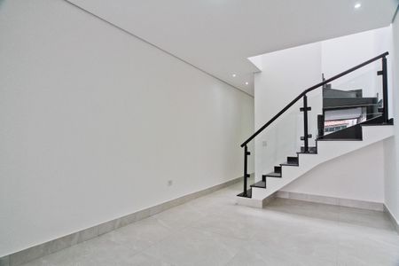 Sala de casa à venda com 3 quartos, 144m² em Parque Maria Domitila, São Paulo