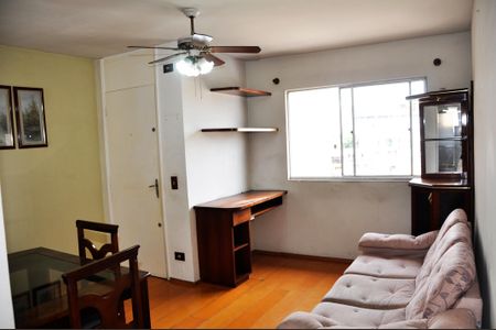 Detalhe - Sala e Sala de Jantar de apartamento para alugar com 2 quartos, 93m² em Vila Iorio, São Paulo