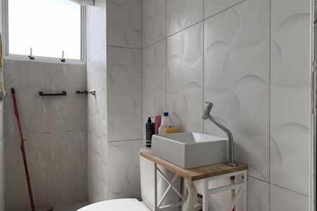 Banheiro de apartamento para alugar com 2 quartos, 44m² em Vila Nova Bonsucesso, Guarulhos