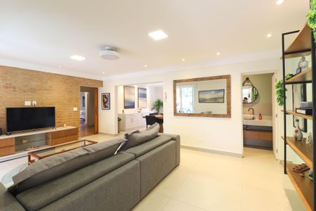 Casa de Condomínio para alugar com 3 quartos, 350m² em Jardim Leonor Mendes de Barros, São Paulo