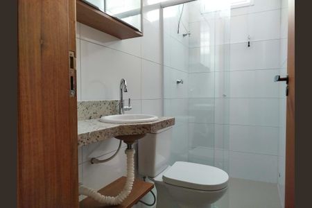 Banheiro de kitnet/studio para alugar com 1 quarto, 30m² em Vila Alpina, São Paulo