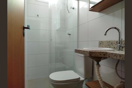 Banheiro de kitnet/studio para alugar com 1 quarto, 30m² em Vila Alpina, São Paulo