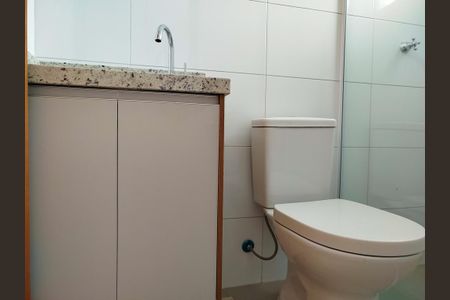 Banheiro de kitnet/studio para alugar com 1 quarto, 30m² em Vila Alpina, São Paulo