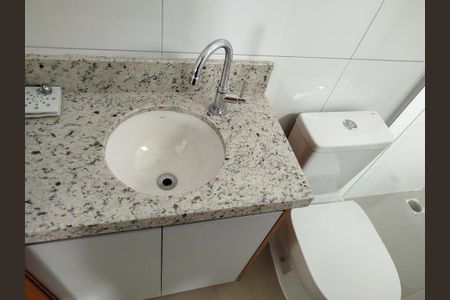 Banheiro de kitnet/studio para alugar com 1 quarto, 36m² em Vila Alpina, São Paulo