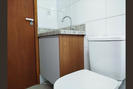 Banheiro de kitnet/studio para alugar com 1 quarto, 36m² em Vila Alpina, São Paulo