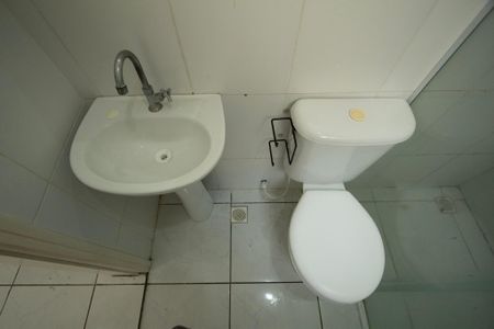Banheiro de kitnet/studio para alugar com 1 quarto, 32m² em Parque Ouro Fino, Sorocaba