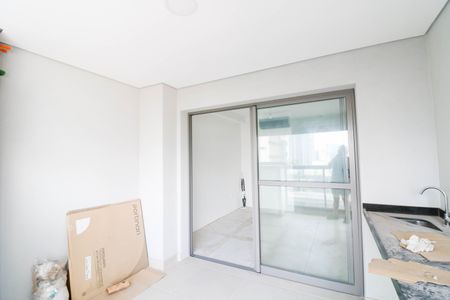 Varanda de kitnet/studio à venda com 1 quarto, 33m² em Jardim das Acacias, São Paulo