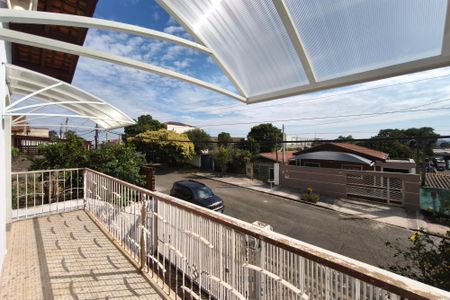 Varanda de casa à venda com 2 quartos, 153m² em Jardim Tupi, Campinas