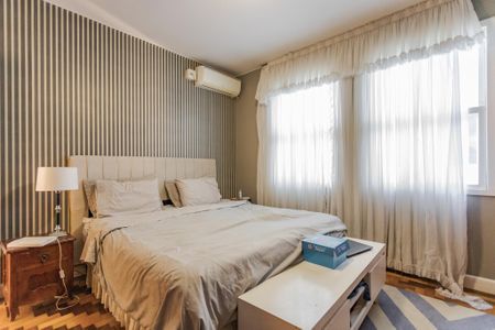 Quarto 1 de apartamento para alugar com 2 quartos, 68m² em Navegantes, Porto Alegre