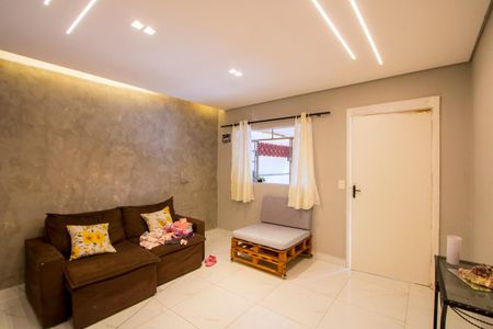 Sala de casa à venda com 4 quartos, 222m² em Jardim Ocara, Santo André