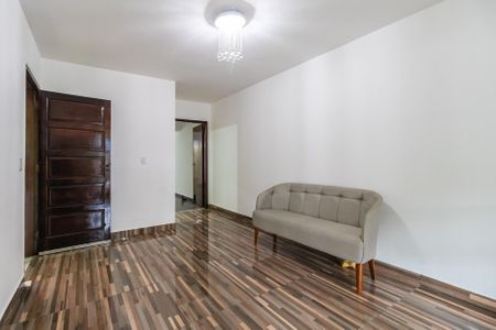 Casa para alugar com 4 quartos, 231m² em Jardim Regina Alice, Barueri