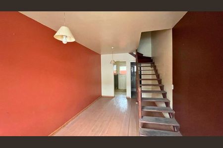 Sala de casa de condomínio para alugar com 2 quartos, 80m² em Rio Branco, Canoas