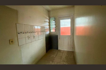 Cozinha de casa de condomínio para alugar com 2 quartos, 80m² em Rio Branco, Canoas