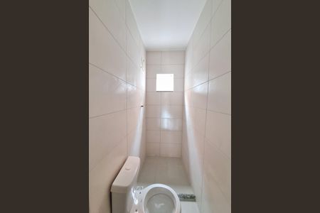 Banheiro de casa para alugar com 2 quartos, 100m² em Parque Paulista, Duque de Caxias