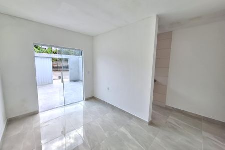 Sala de casa para alugar com 2 quartos, 101m² em Parque Paulista, Duque de Caxias