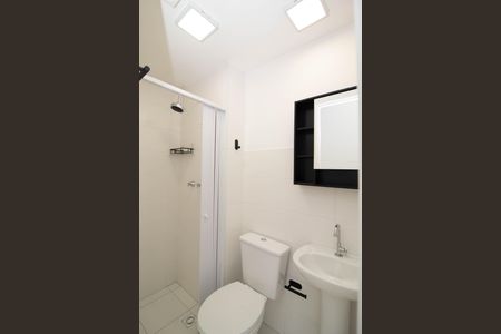 Banheiro de apartamento para alugar com 2 quartos, 38m² em Vila Galvão, Guarulhos