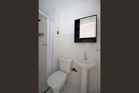 Banheiro de apartamento para alugar com 2 quartos, 38m² em Vila Galvão, Guarulhos