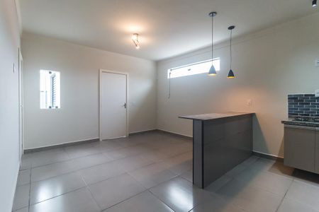 Sala/Cozinha de kitnet/studio para alugar com 1 quarto, 35m² em Vl. Santista, Mogi das Cruzes