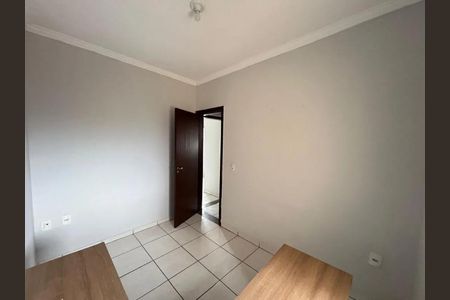 Quarto 2 de apartamento para alugar com 2 quartos, 46m² em Tubalina, Uberlândia