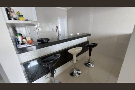 Cozinha de casa para alugar com 3 quartos, 360m² em Santa Mônica, Uberlândia